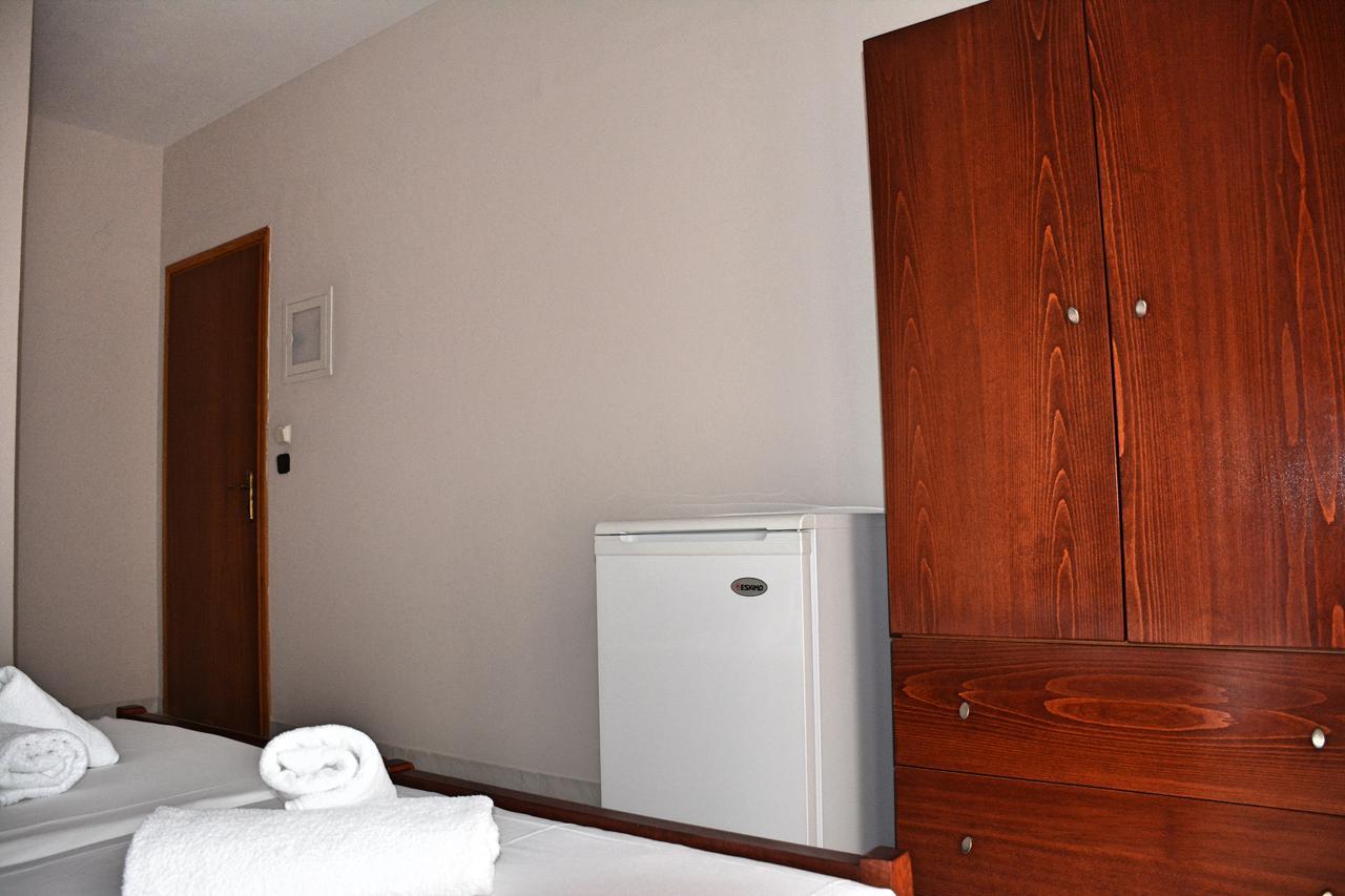 Mokos Rooms Perdika  Exterior foto