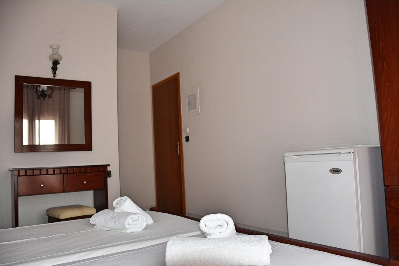 Mokos Rooms Perdika  Exterior foto