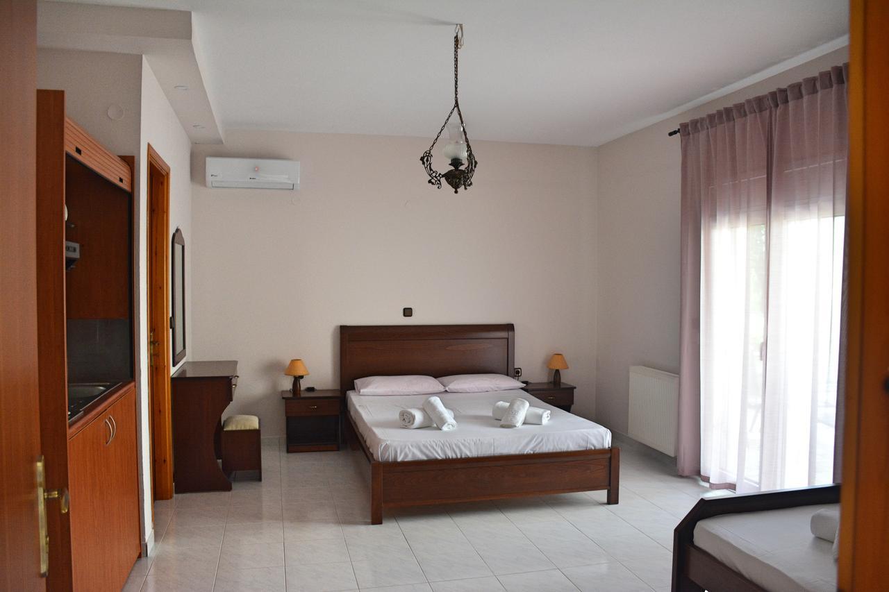 Mokos Rooms Perdika  Exterior foto