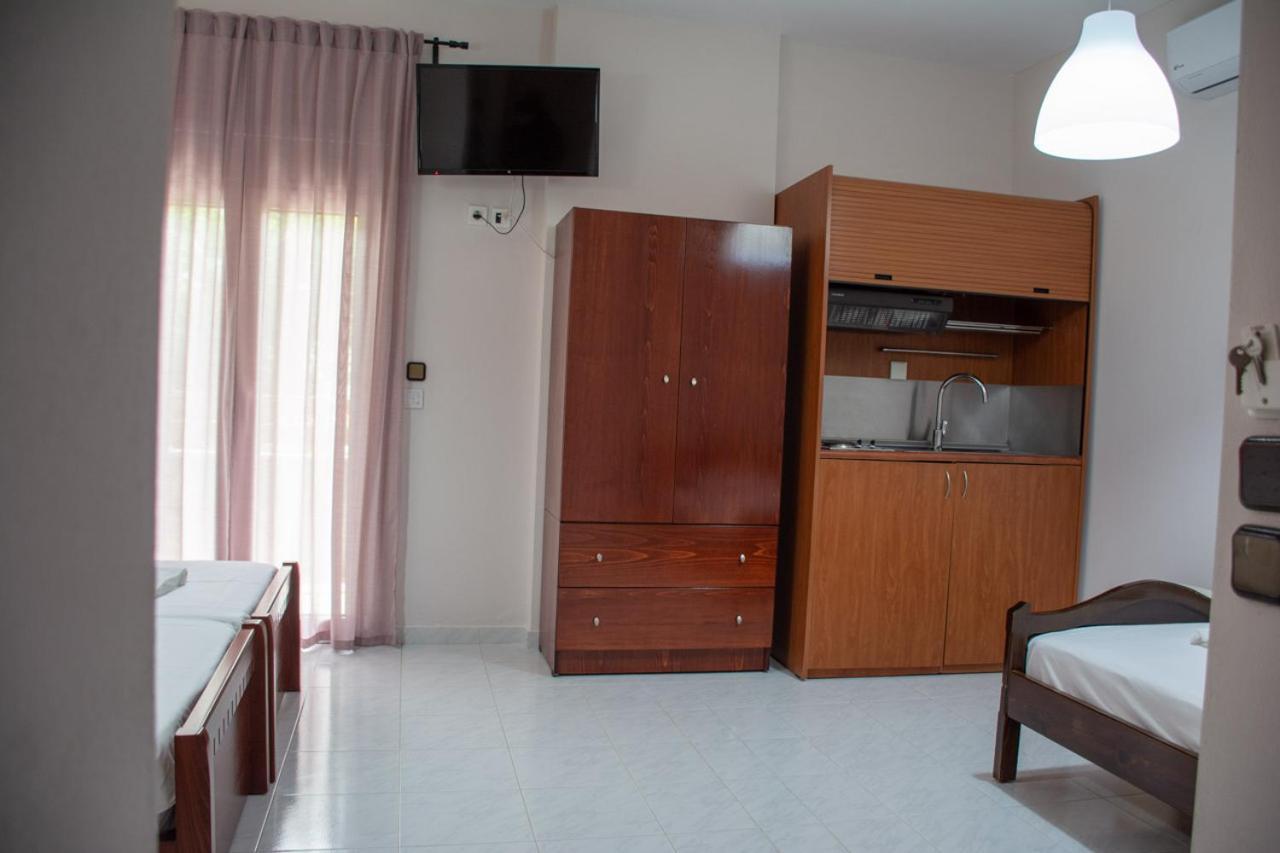 Mokos Rooms Perdika  Exterior foto